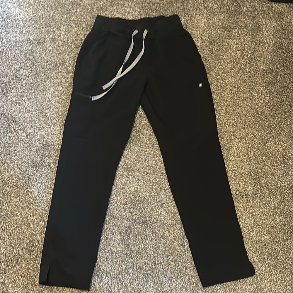 Figs scrub pants size M